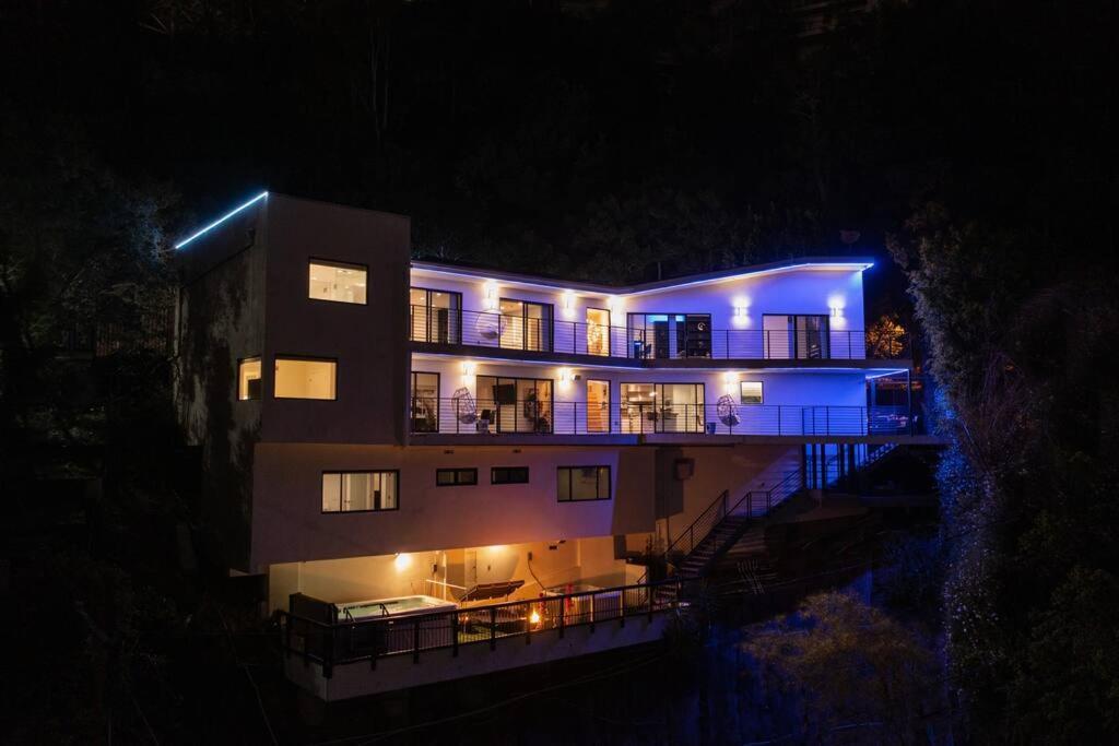 Hollywood Hills Dream Mansion Villa